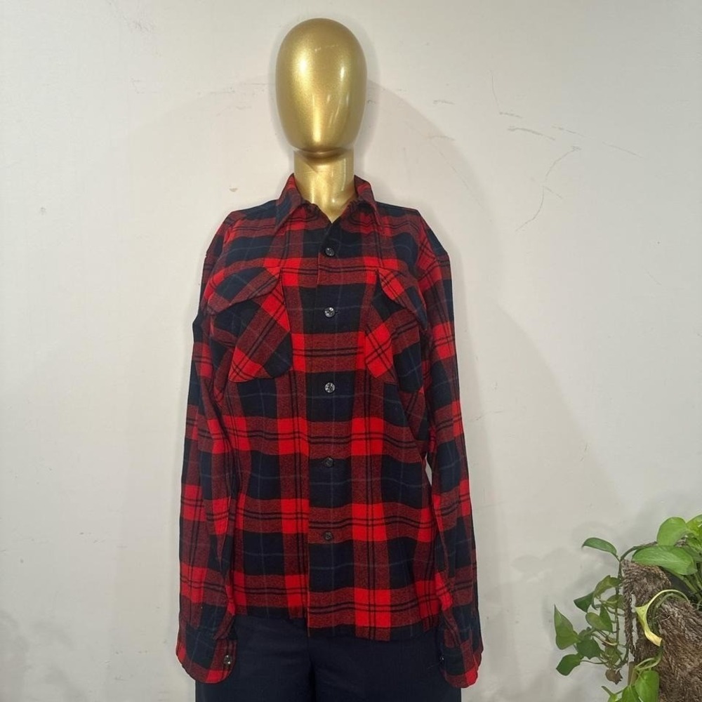 Vintage Pendleton Red and black plaid 100% wool flannel shirt MEDIUM - Picture 2 of 8
